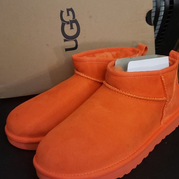 Uggs - Picture 6 of 8